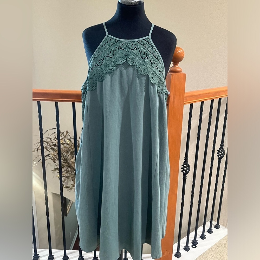 Chic Green DAVI & DANI Lace- NECKLINE HALTER TUNIC, DRESS, PLUS SIZE 2XL NWT